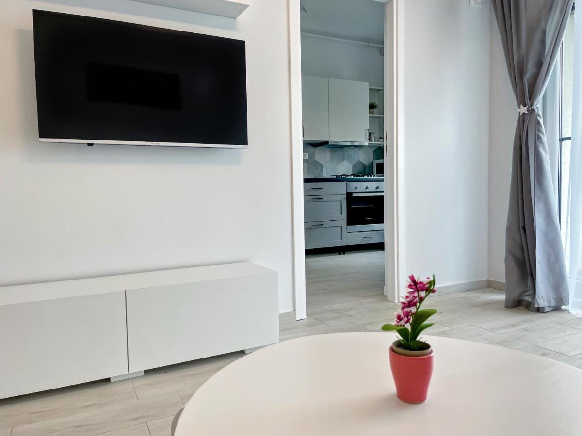Apartamento Astoria Rose Năvodari Exterior foto